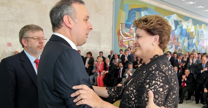 Presidenta Dilma Rousseff durante cerimônia de posse do Ministro das Cidades, Aguinaldo Ribeiro. (Brasília - DF, 06/02/2012)